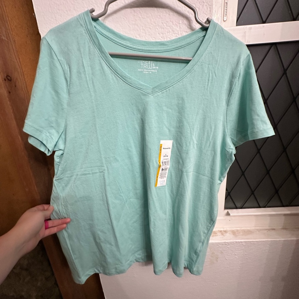 Time and Tru Women's Mint Green V-Neck Top